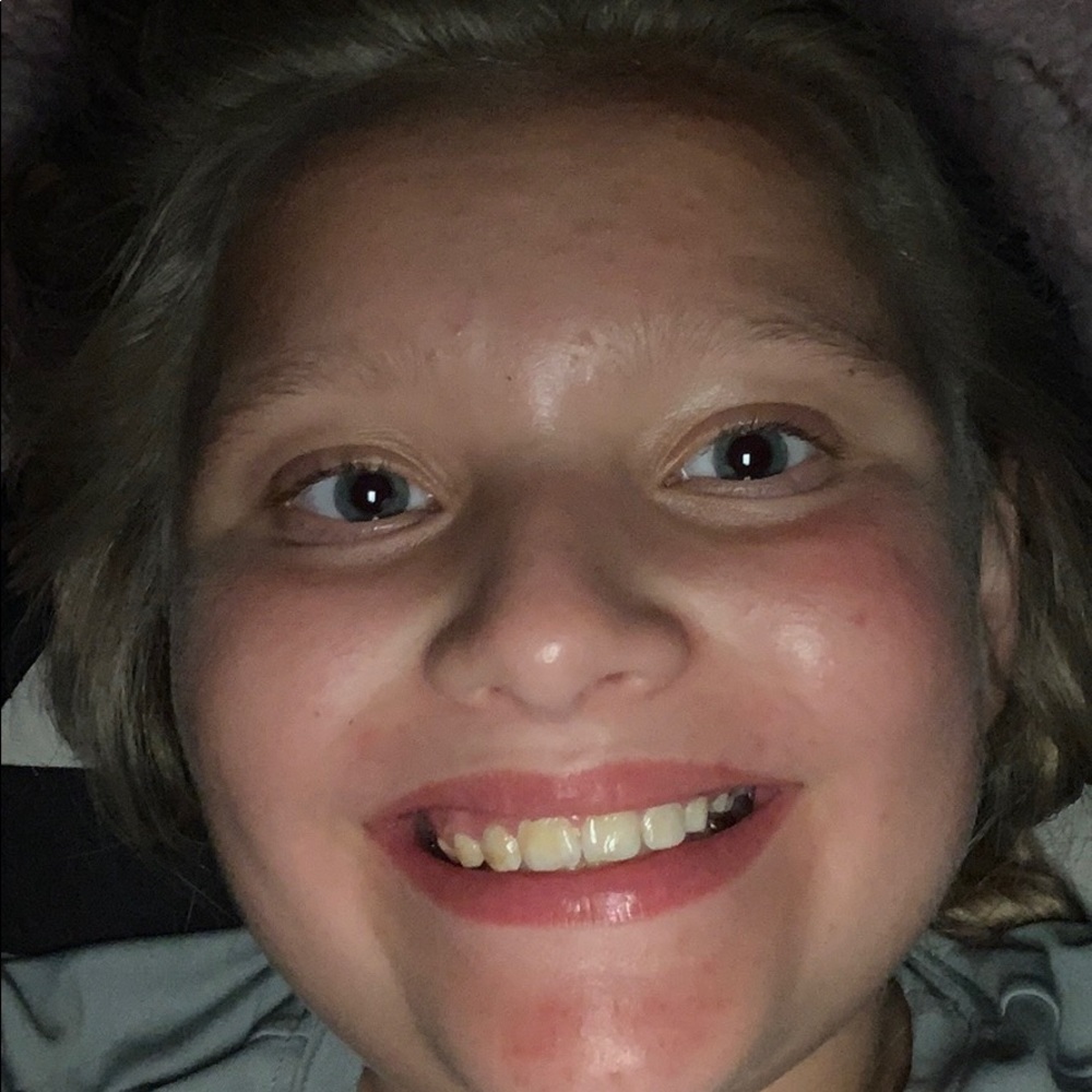 Meet your Posher, Hayley